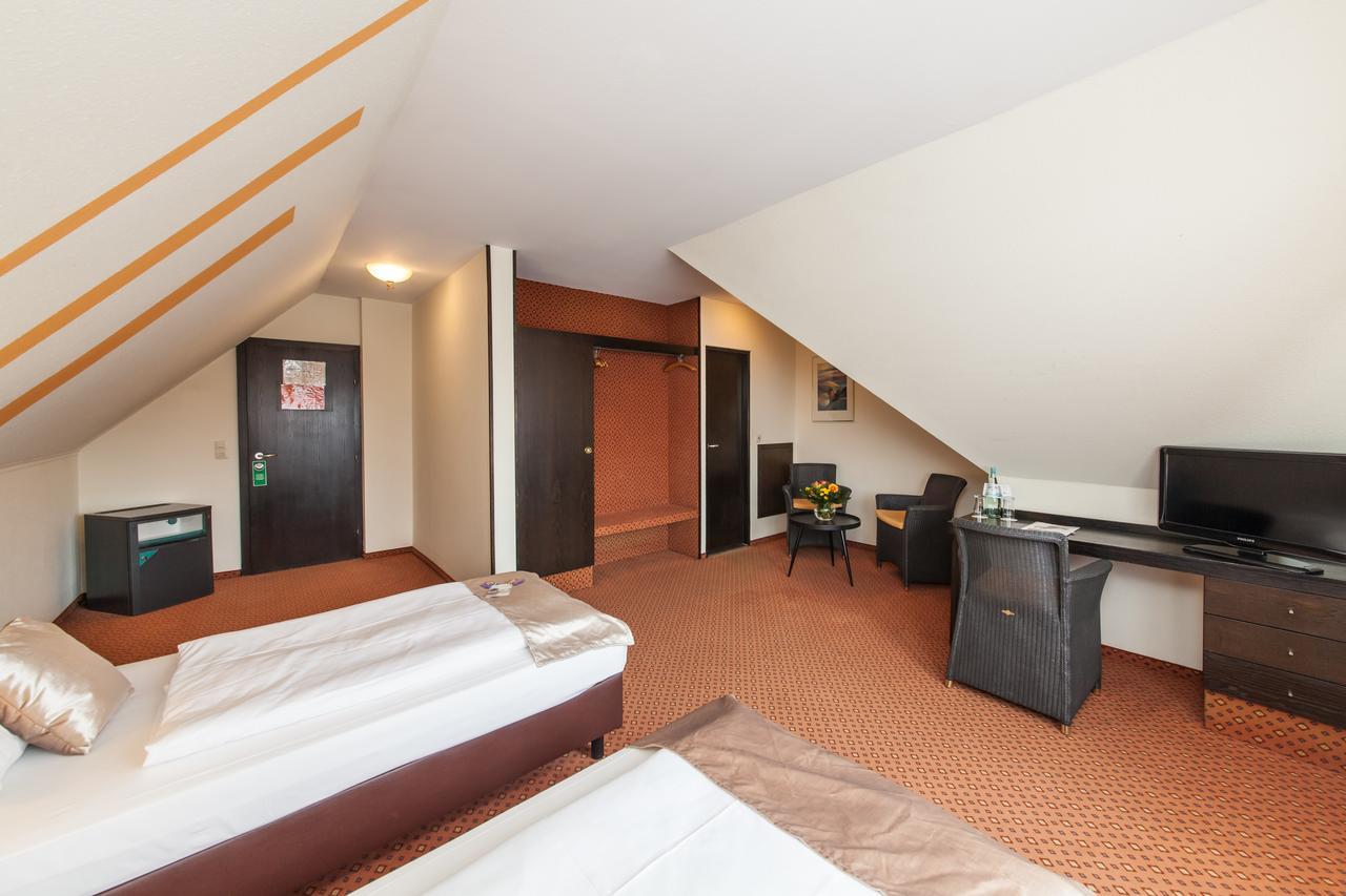Hotel Strohgaeu Korntal-Münchingen Екстериор снимка