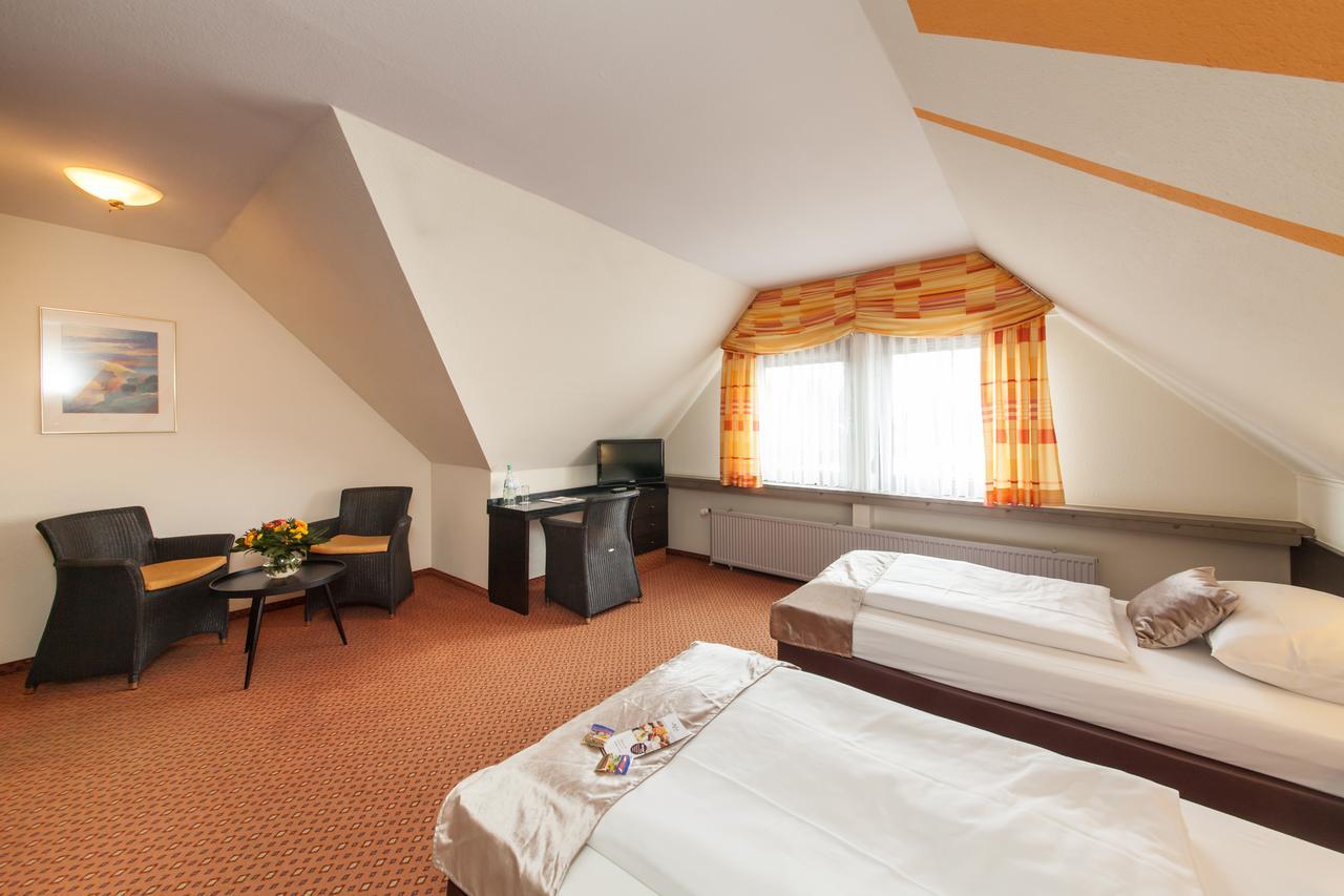 Hotel Strohgaeu Korntal-Münchingen Екстериор снимка