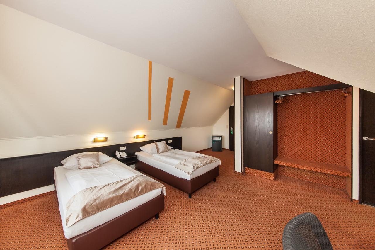 Hotel Strohgaeu Korntal-Münchingen Екстериор снимка