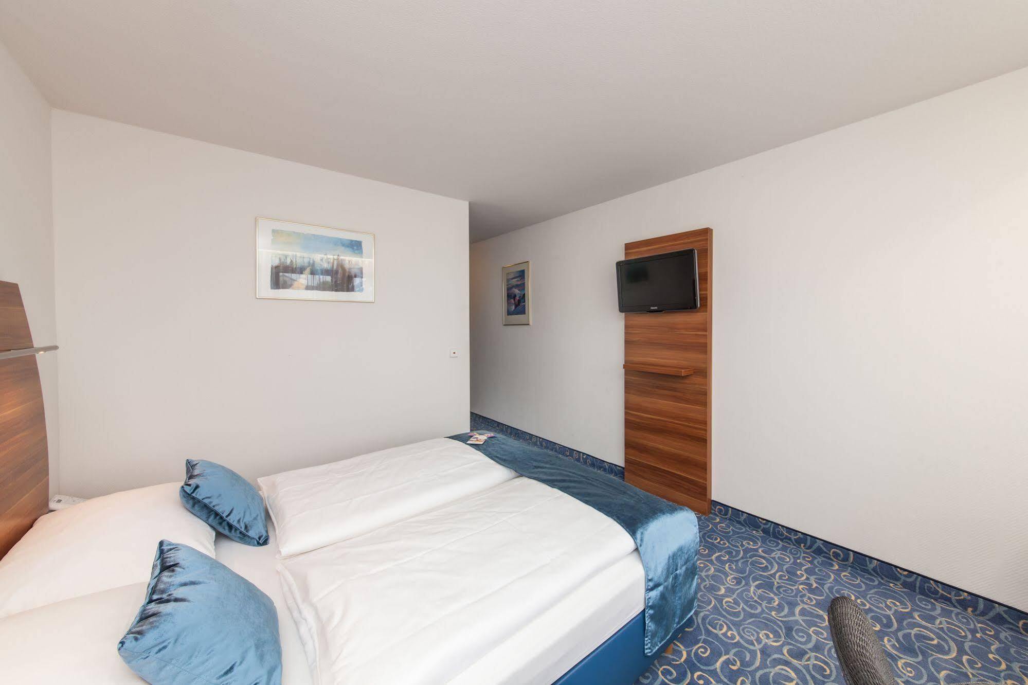 Hotel Strohgaeu Korntal-Münchingen Екстериор снимка