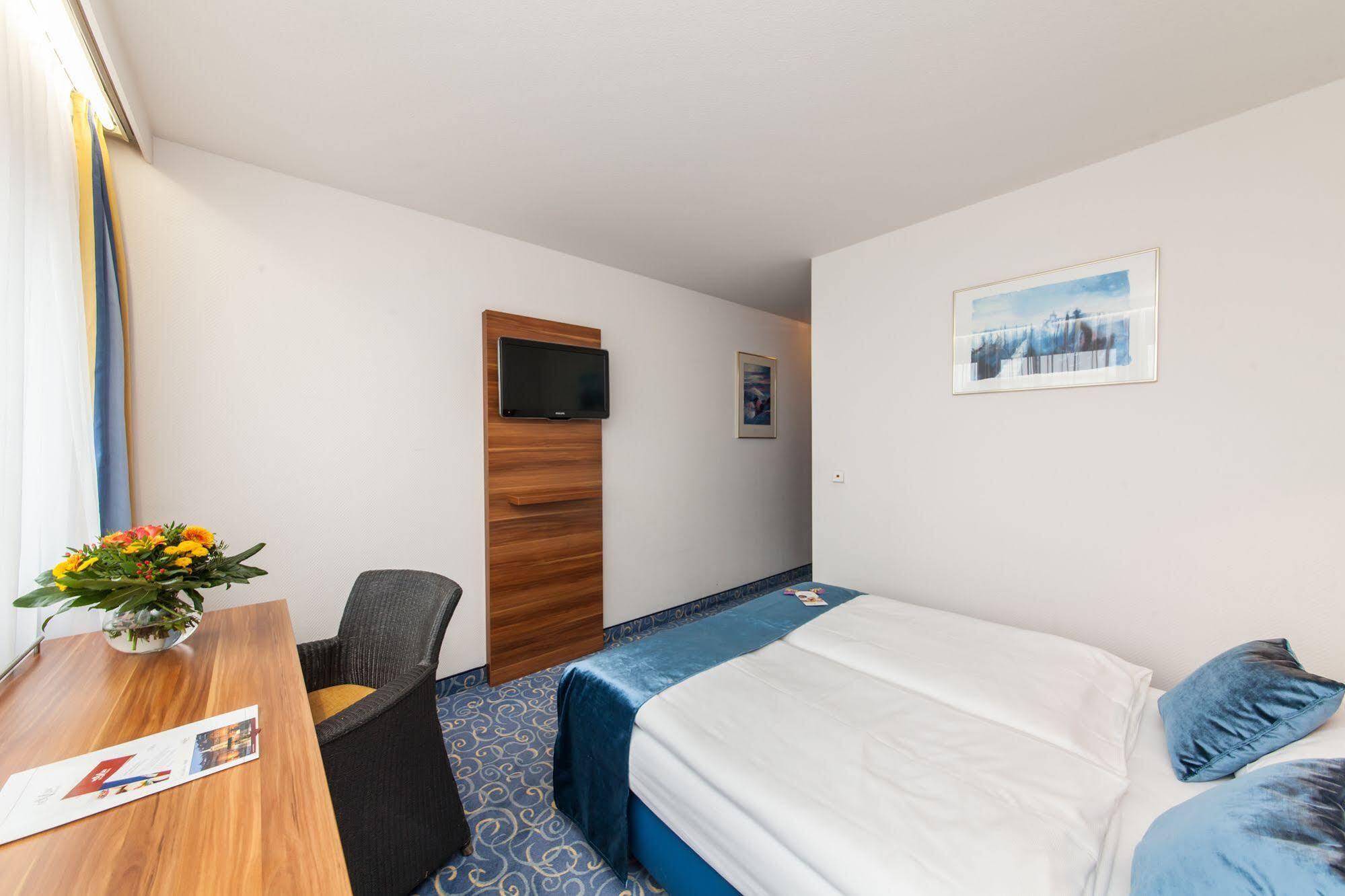 Hotel Strohgaeu Korntal-Münchingen Екстериор снимка