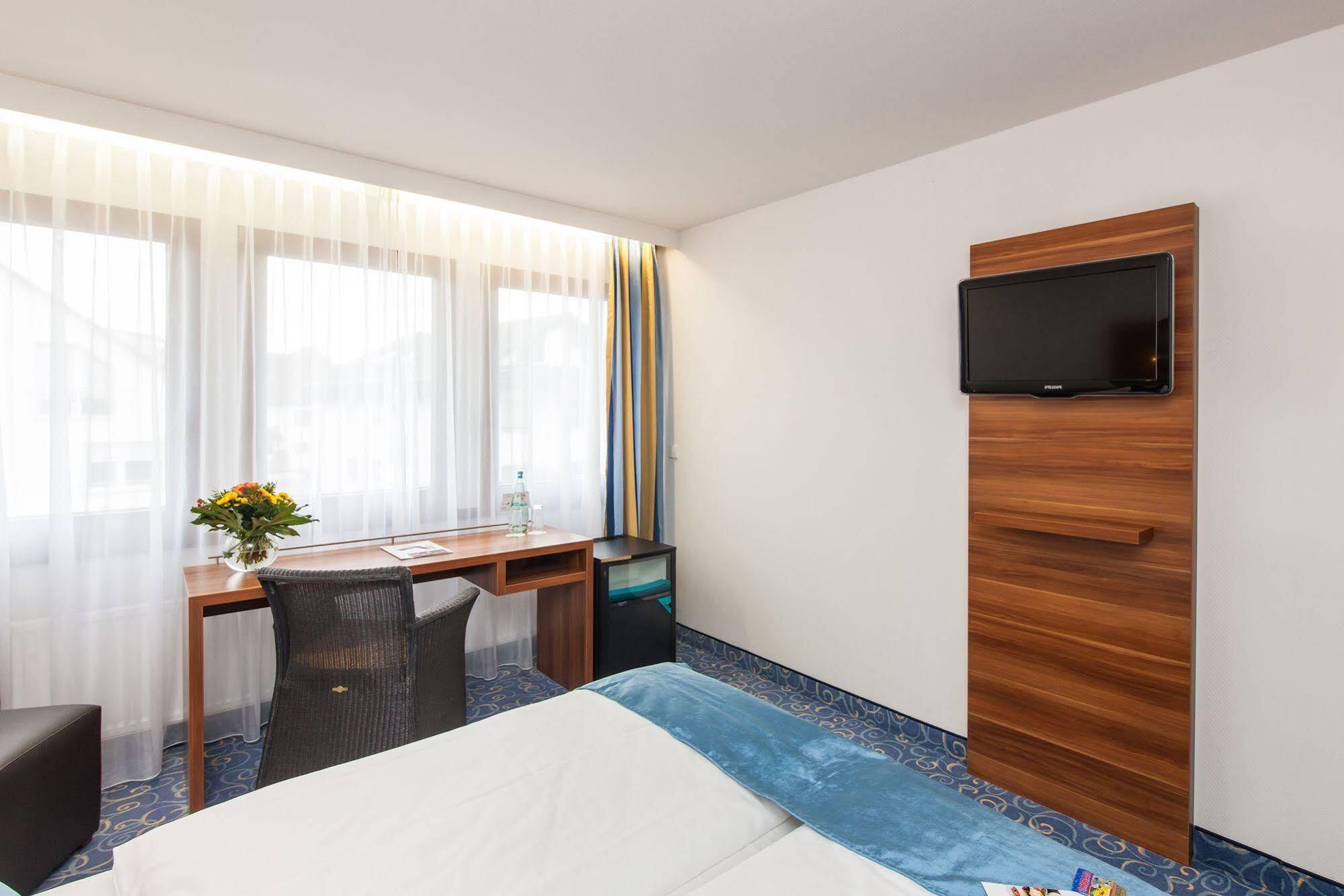 Hotel Strohgaeu Korntal-Münchingen Екстериор снимка