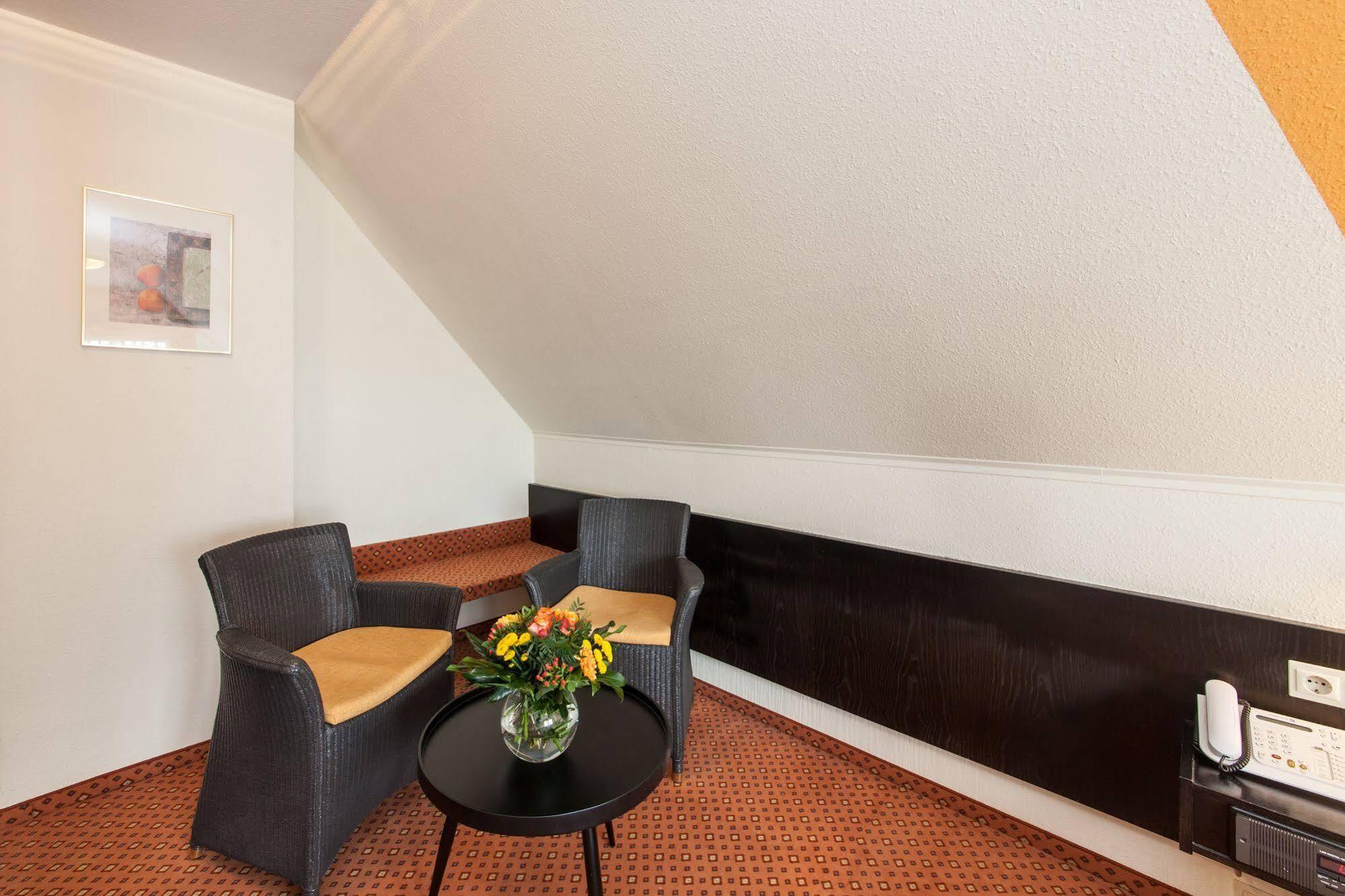 Hotel Strohgaeu Korntal-Münchingen Екстериор снимка